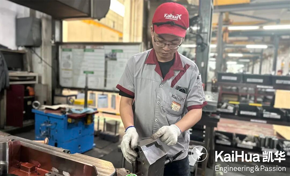 Kaihua-Moulds-Automotive-logistic-medical-homeappliance.jpg Kaihua-Moulds-Automotive-logistic-medical-homeappliance.jpg